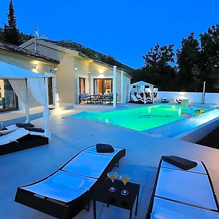 In Starigrad With Heated Pool